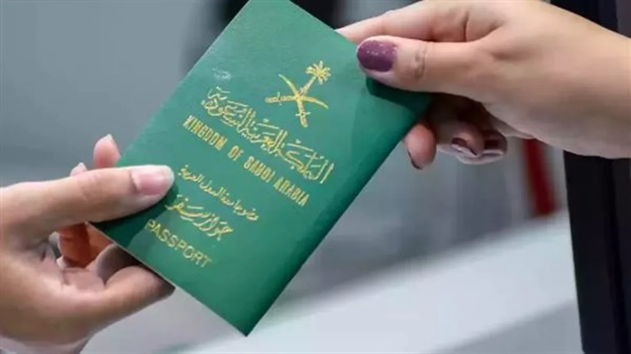 برقم الجواز.. كيف تستعلم عن صدور تأشيرة الزيارة العائلية في دقائق؟